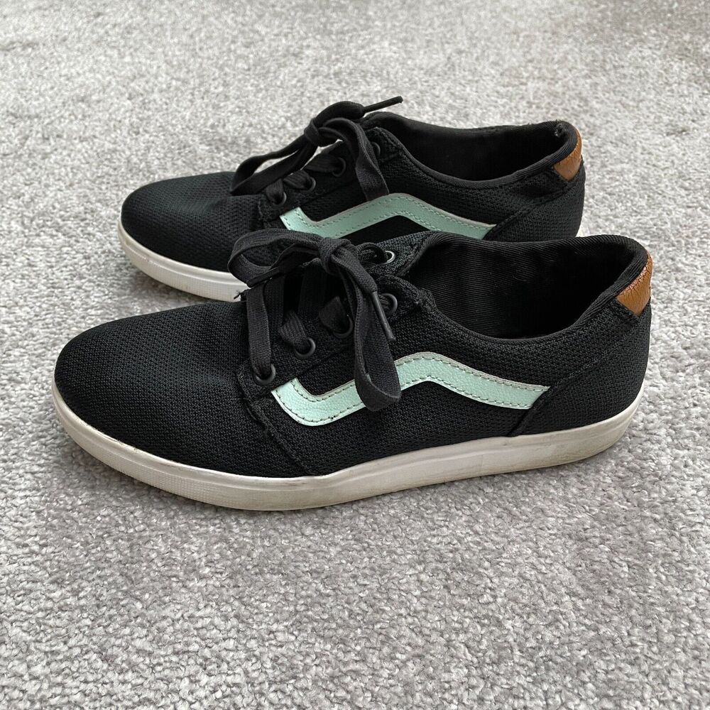 Vans UltraCush Low Cut Shoes Sneaker Womens 7.5 Black Lace Up Casual Lifestyle